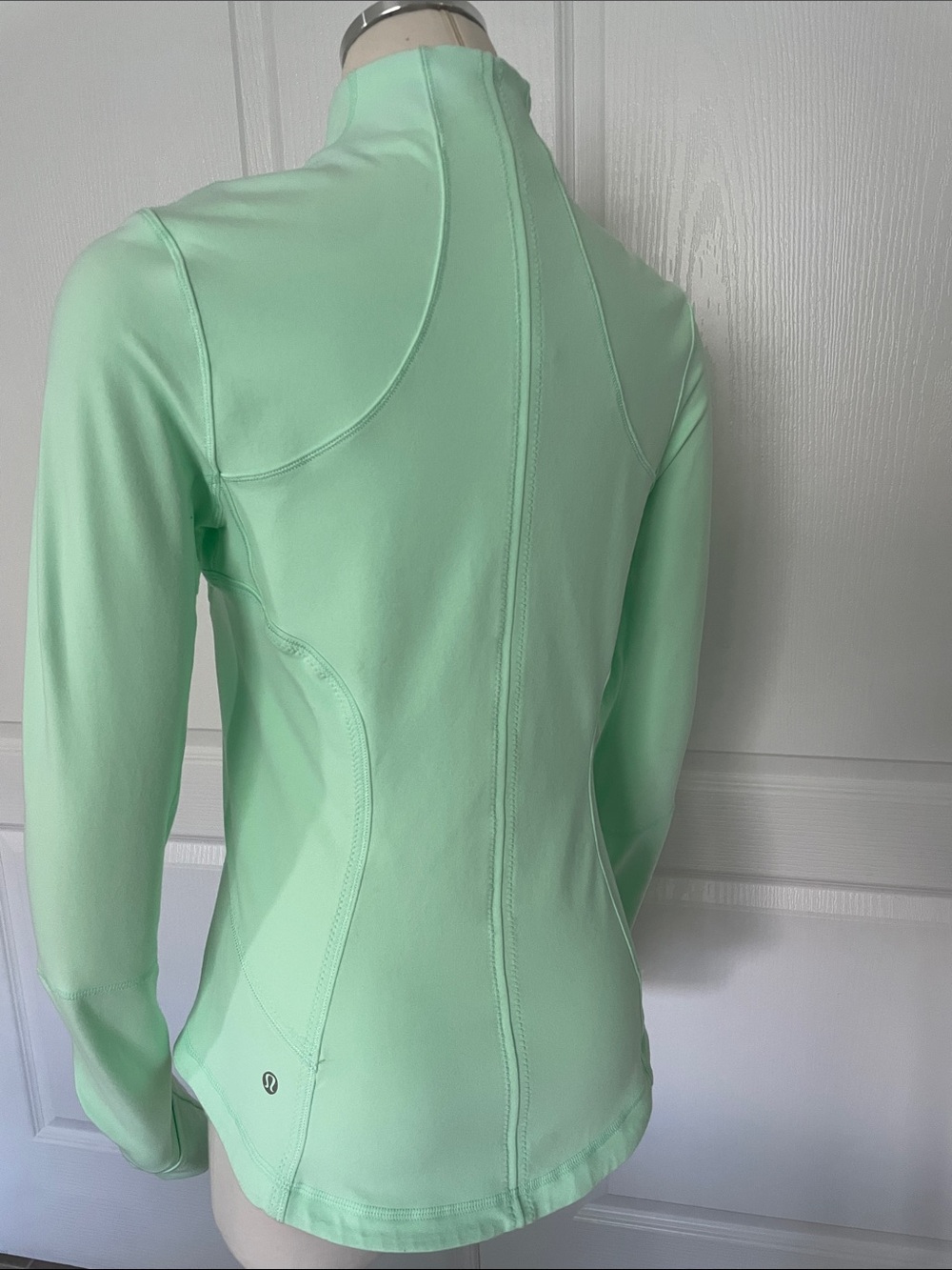 Lululemon Women's Mint Zip-Up Jacket Size 8 - Picture 9 of 16